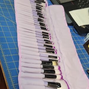 Yuwaku Versatile collection includes brushes for all your makeup New